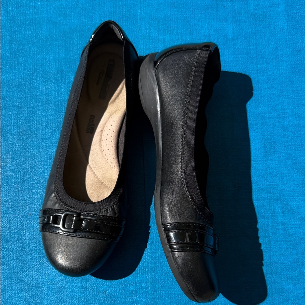 Clarks Black Women's Leather Ballet Flats with Decorative Trim